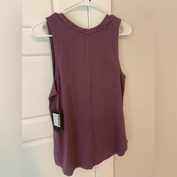 New with tags Women’s Peloton Tank - Picture 2 of 4
